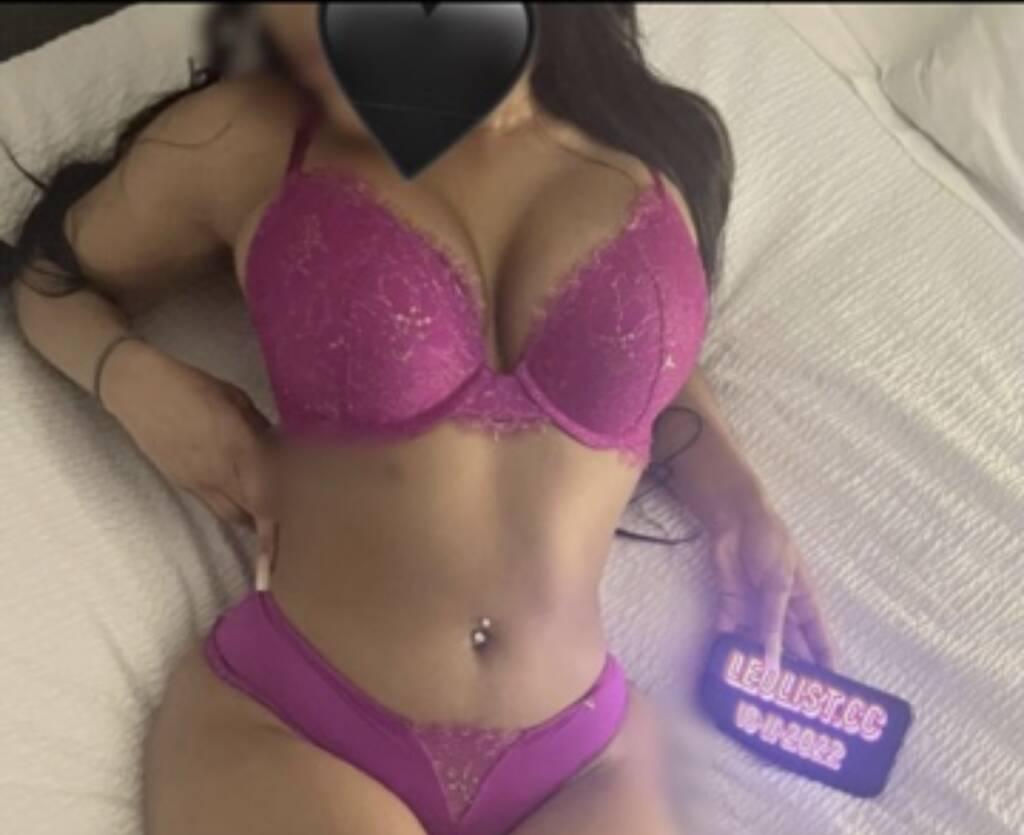 Rachel is Female Escorts. | Sarnia | Ontario | Canada | scarletamour.com 