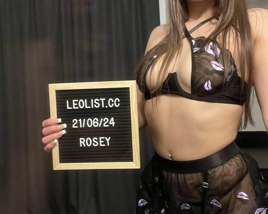 Rosey is Female Escorts. | Winnipeg | Manitoba | Canada | scarletamour.com 