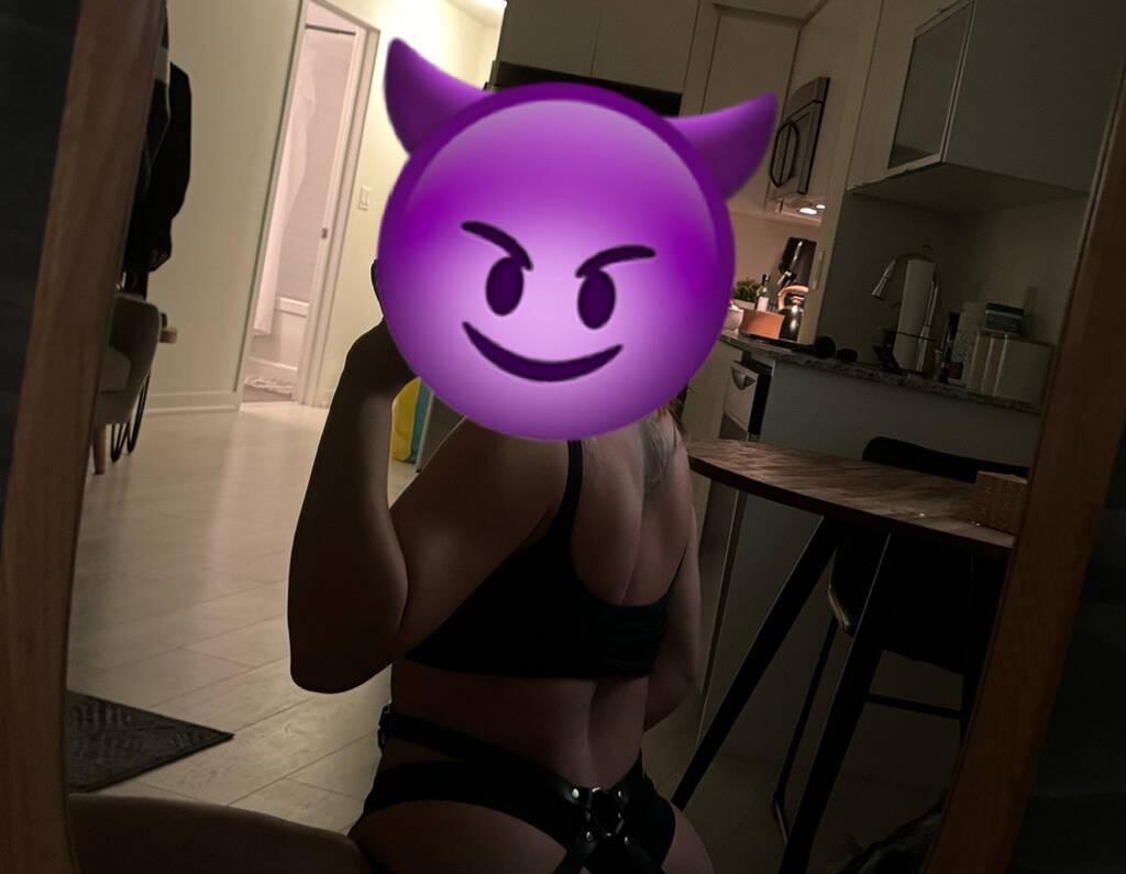 Mena Indigo is Female Escorts. | Toronto | Ontario | Canada | scarletamour.com 