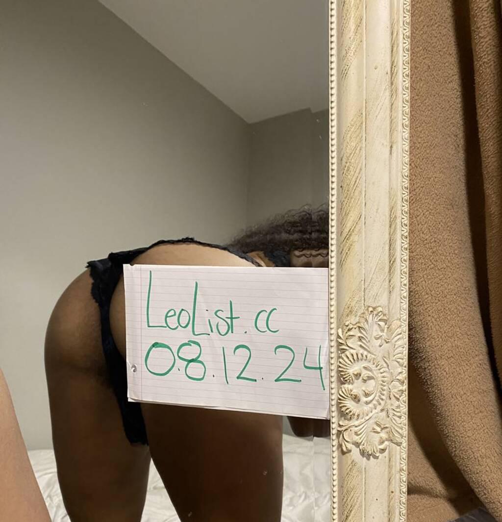 Kremé is Female Escorts. | Hamilton | Ontario | Canada | scarletamour.com 