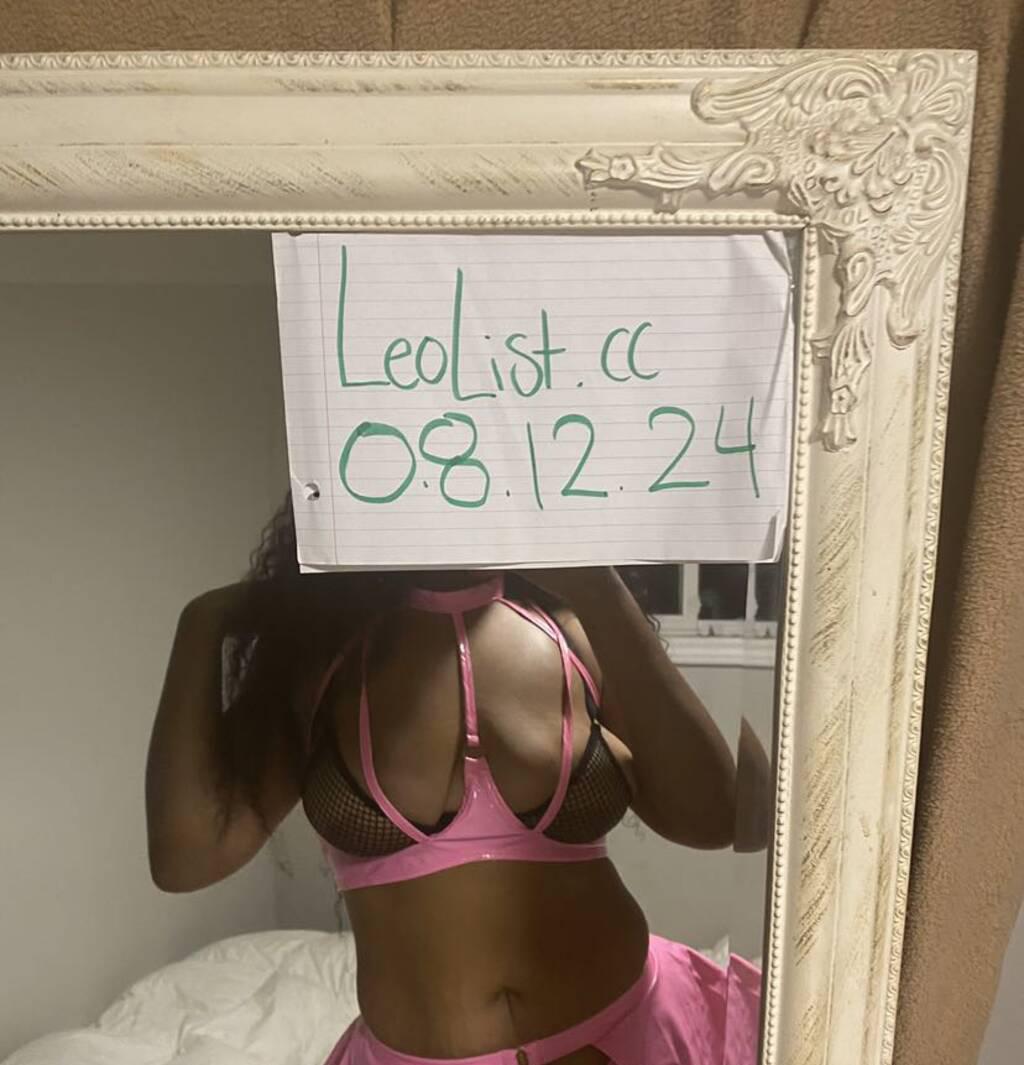 Kremé is Female Escorts. | Hamilton | Ontario | Canada | scarletamour.com 