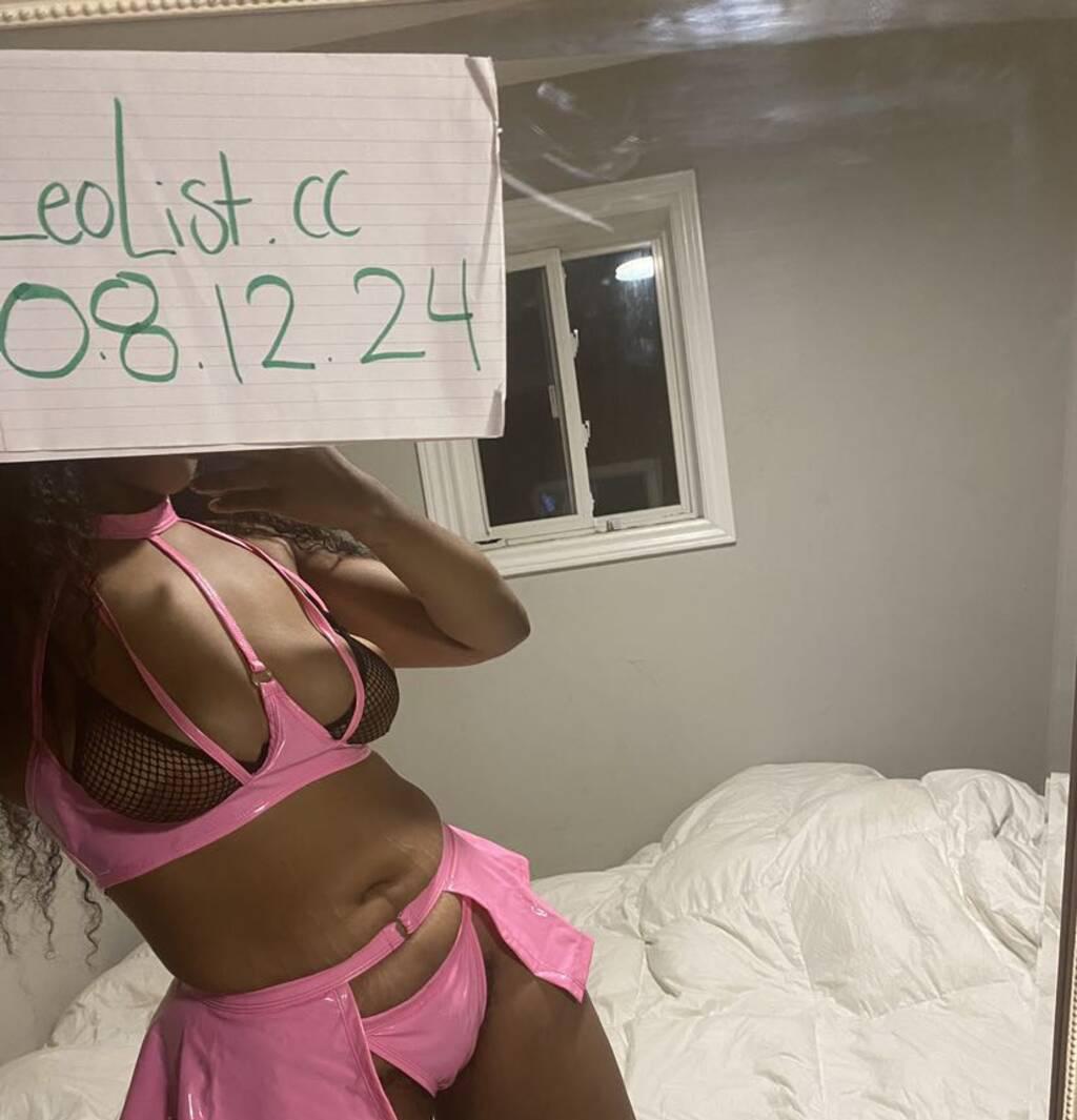 Kremé is Female Escorts. | Hamilton | Ontario | Canada | scarletamour.com 