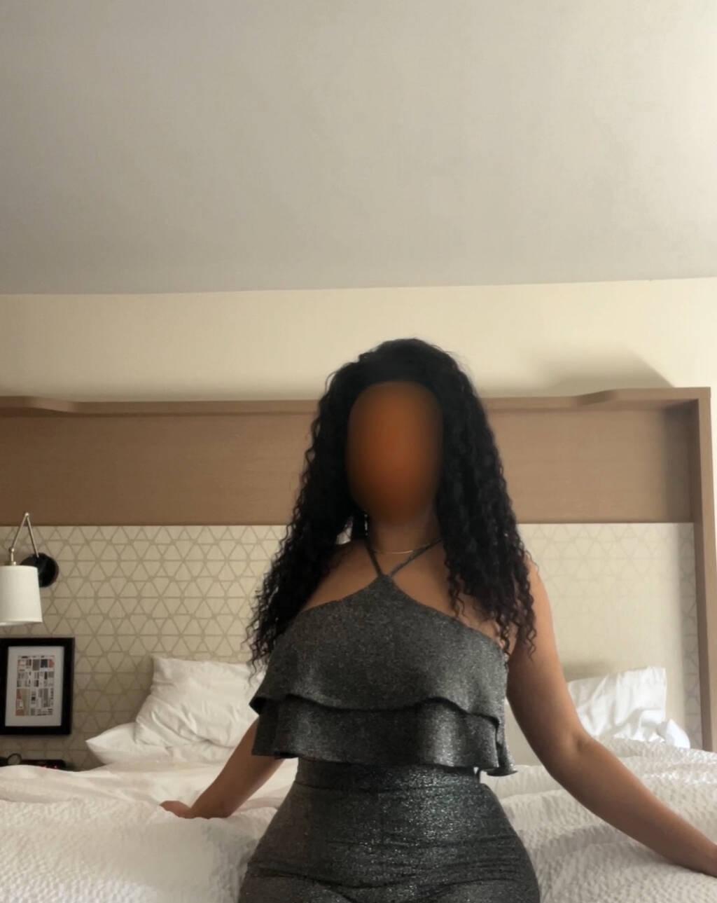 East Indian Latika is Female Escorts. | Saskatoon | Saskatchewan | Canada | scarletamour.com 