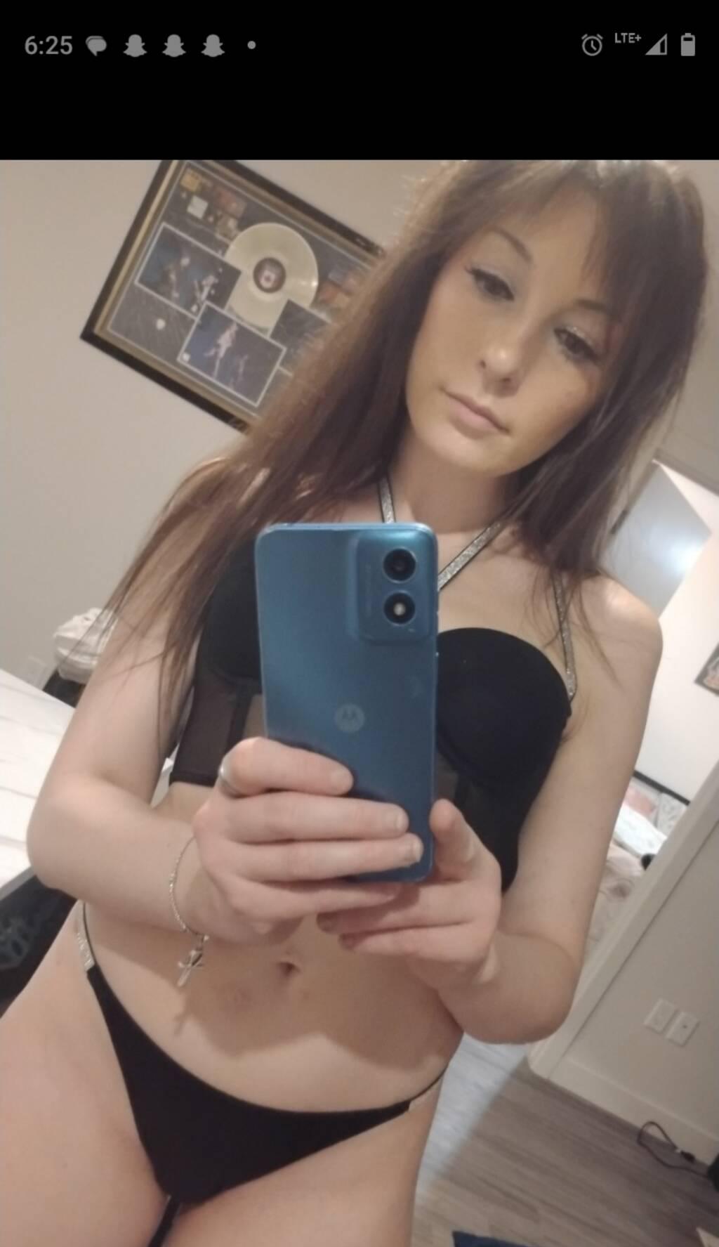 Gia is Female Escorts. | Kelowna | British Columbia | Canada | scarletamour.com 