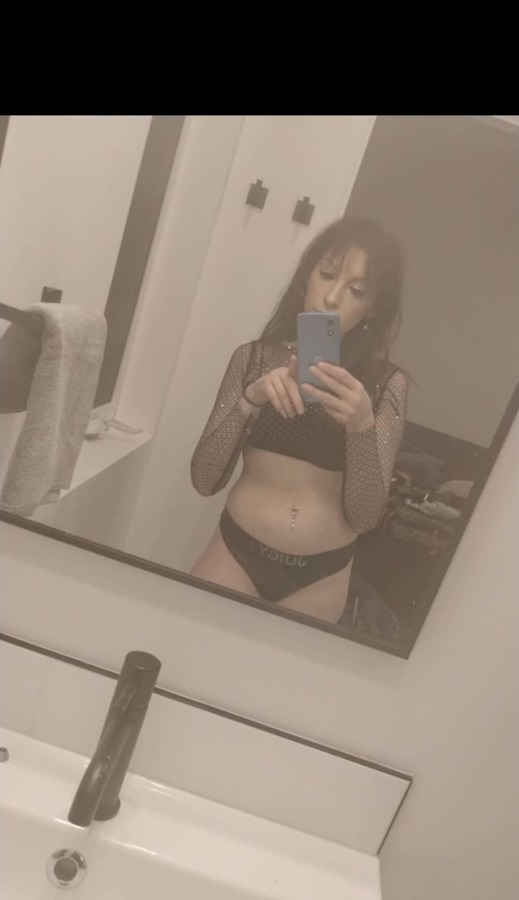 Gia is Female Escorts. | Kelowna | British Columbia | Canada | scarletamour.com 