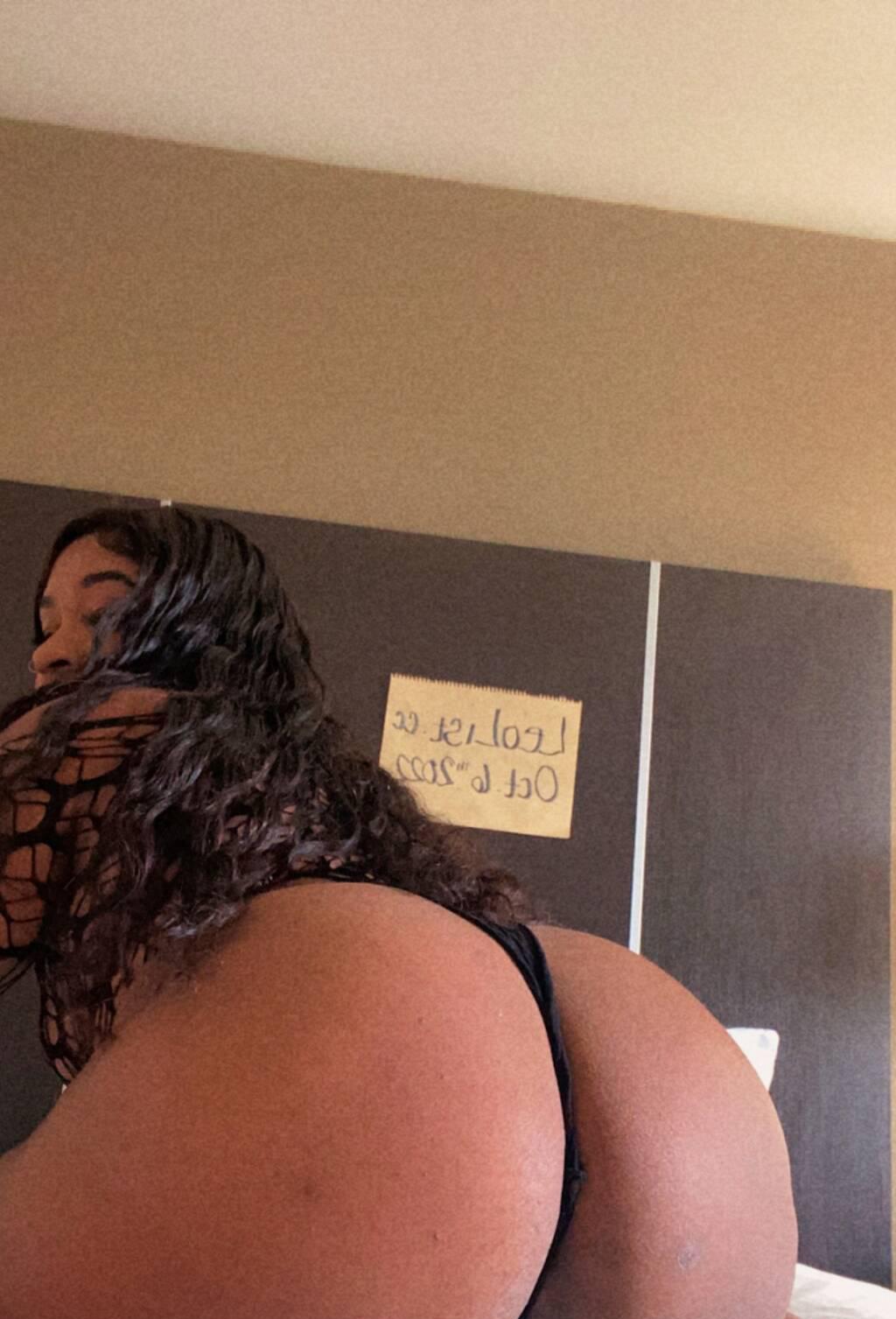 Tiffany-IN/OUTCALLS is Female Escorts. | Winnipeg | Manitoba | Canada | scarletamour.com 