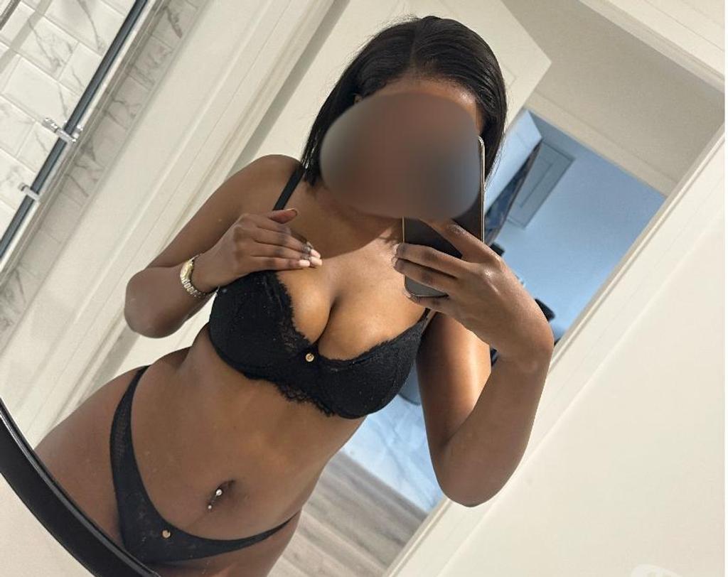  is Female Escorts. | Devon | United Kingdom | United Kingdom | scarletamour.com 