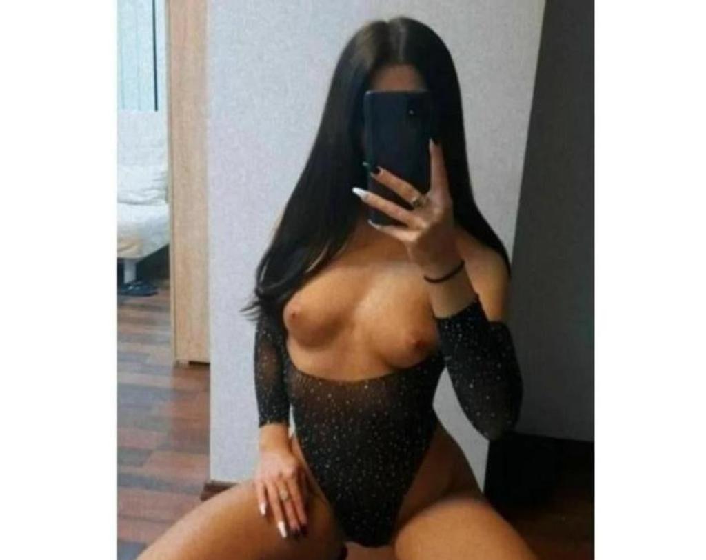  is Female Escorts. | London | United Kingdom | United Kingdom | scarletamour.com 