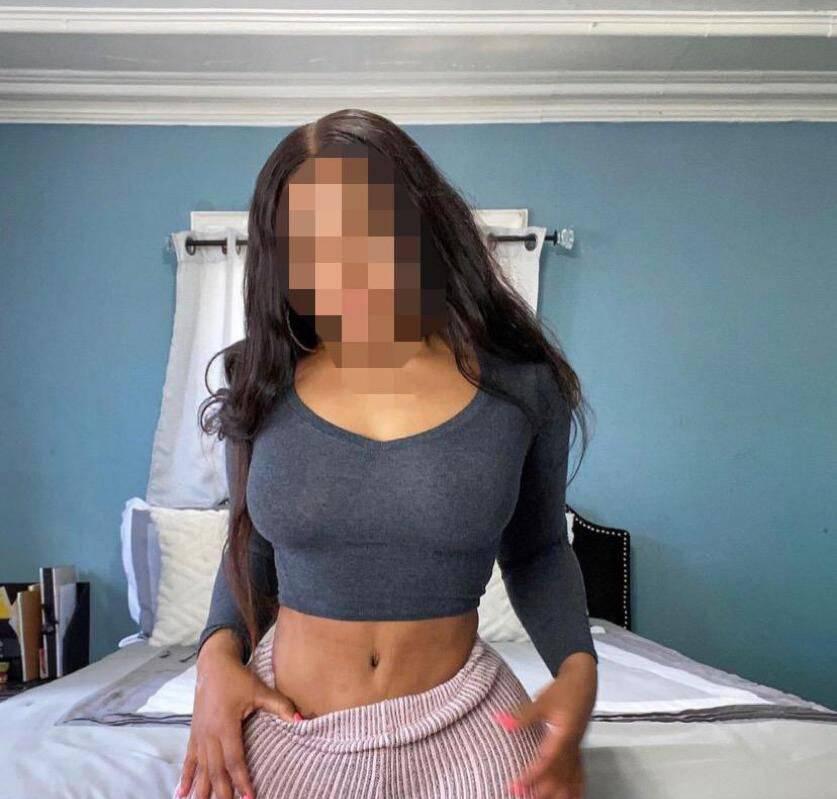 FATIMA is Female Escorts. | Barrie | Ontario | Canada | scarletamour.com 