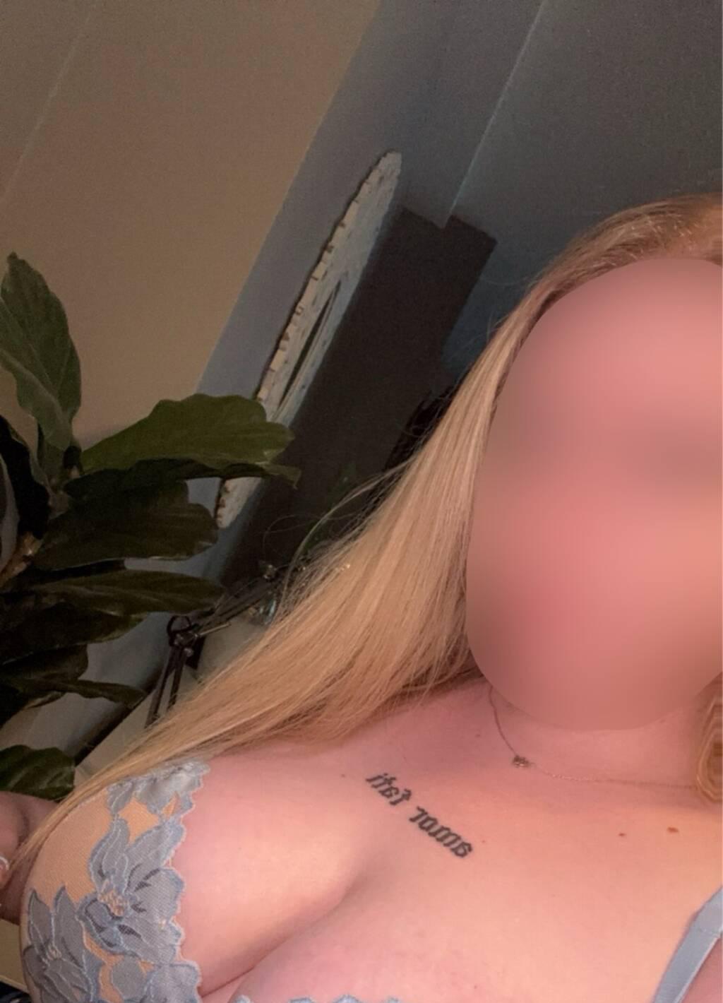 Rae is Female Escorts. | London | Ontario | Canada | scarletamour.com 