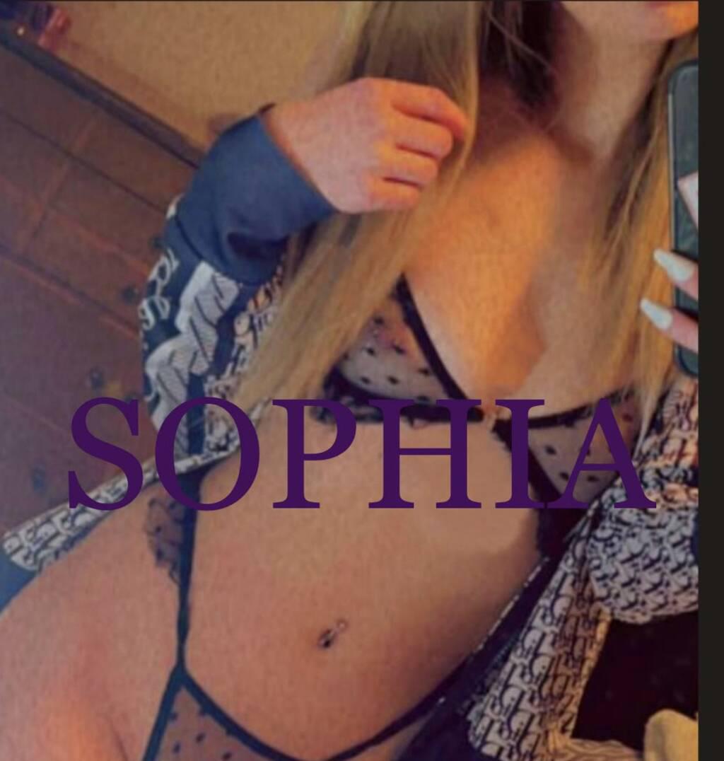 Emma Lee's Touch Of Class is Female Escorts. | Calgary | Alberta | Canada | scarletamour.com 