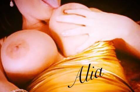 Alia Outcall discount! XO is Female Escorts. | Calgary | Alberta | Canada | scarletamour.com 