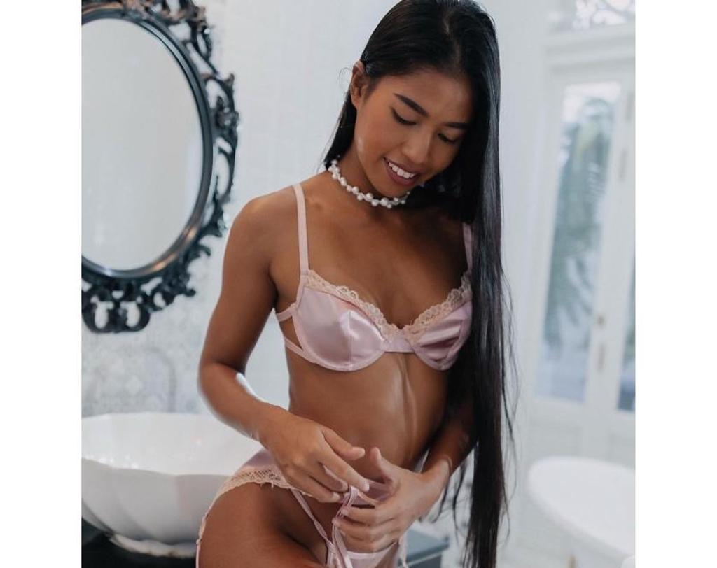  is Female Escorts. | Sheffield | United Kingdom | United Kingdom | scarletamour.com 