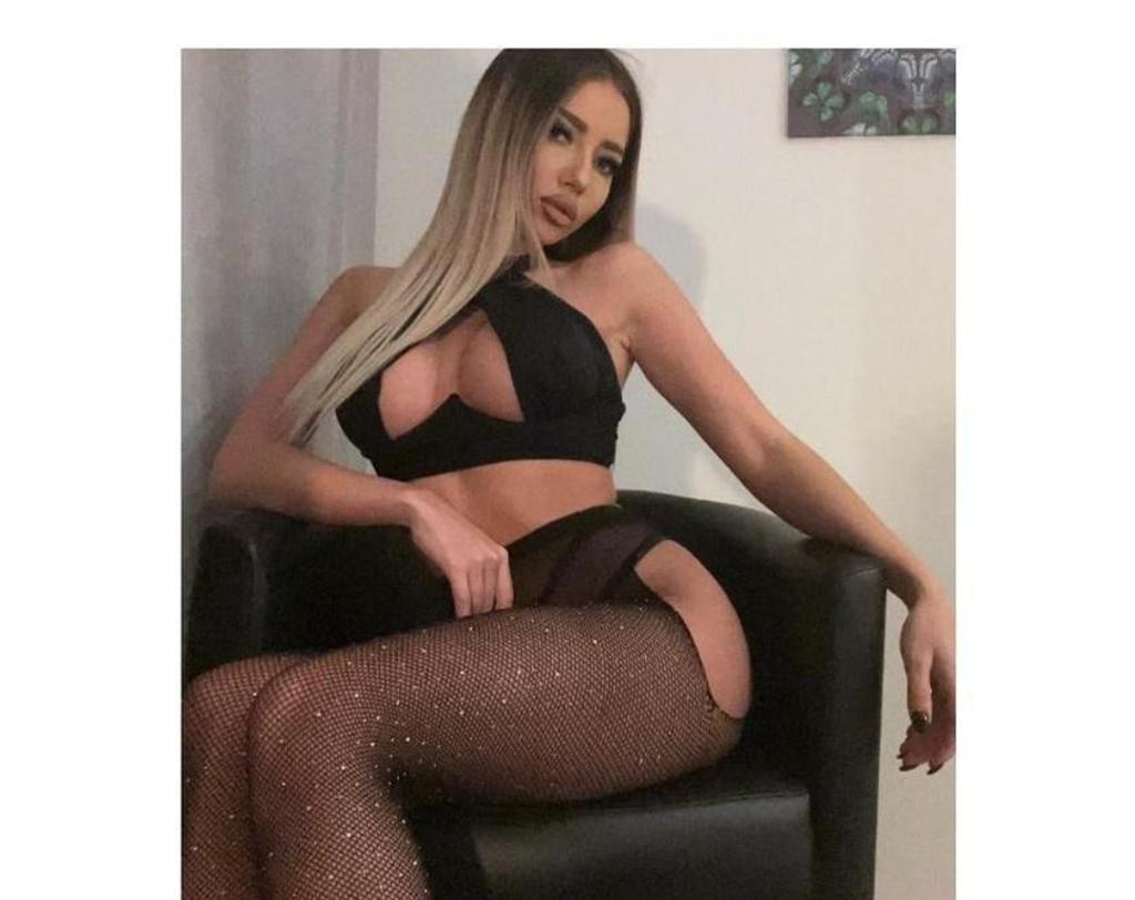  is Female Escorts. | East Midlands | United Kingdom | United Kingdom | scarletamour.com 