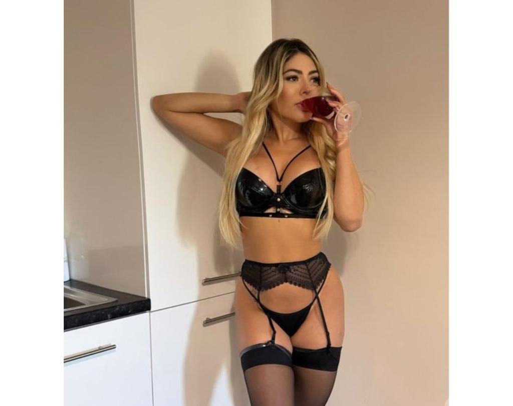  is Female Escorts. | Essex | United Kingdom | United Kingdom | scarletamour.com 