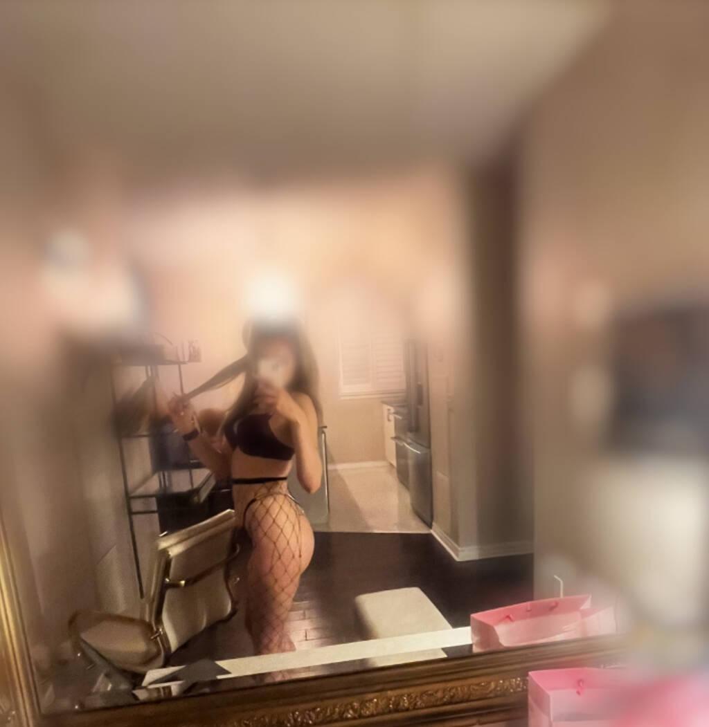 Erica is Female Escorts. | Owen Sound | Ontario | Canada | scarletamour.com 