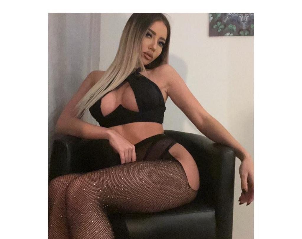  is Female Escorts. | Essex | United Kingdom | United Kingdom | scarletamour.com 