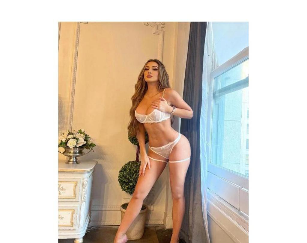  is Female Escorts. | Wales | United Kingdom | United Kingdom | scarletamour.com 