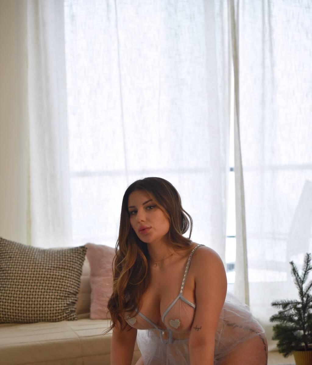 Catalina is Female Escorts. | Calgary | Alberta | Canada | scarletamour.com 