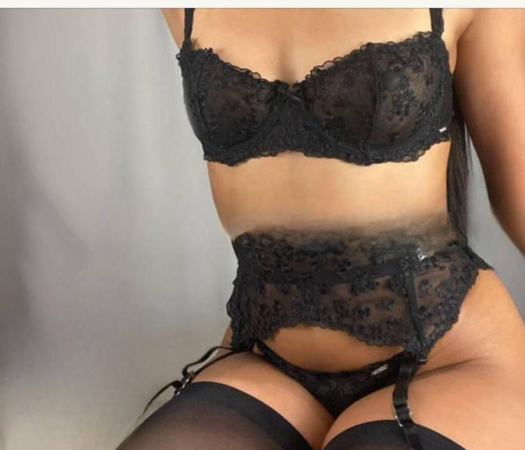 Zena is Female Escorts. | Calgary | Alberta | Canada | scarletamour.com 