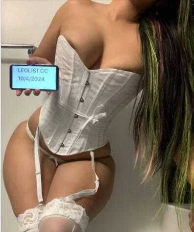 AISHA is Female Escorts. | London | Ontario | Canada | scarletamour.com 