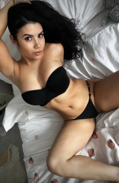  is Female Escorts. | San Fernando Valley | California | United States | scarletamour.com 