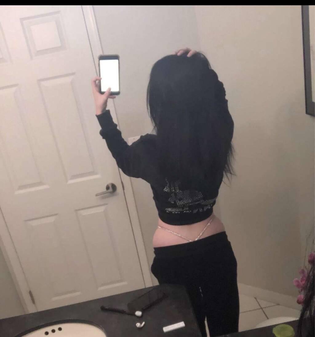 Chloe is Female Escorts. | Regina | Saskatchewan | Canada | scarletamour.com 