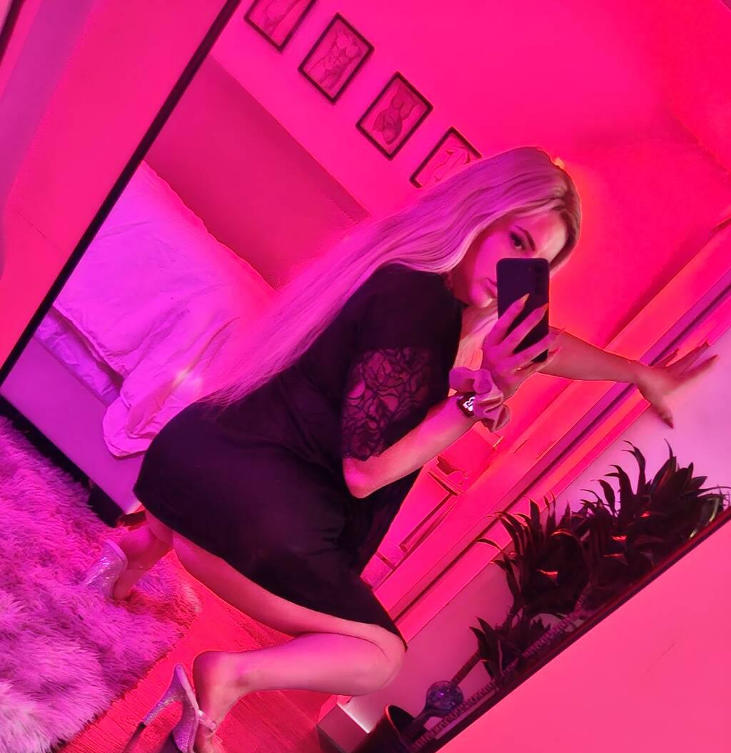 Courtney Mason is Female Escorts. | Niagara | Ontario | Canada | scarletamour.com 