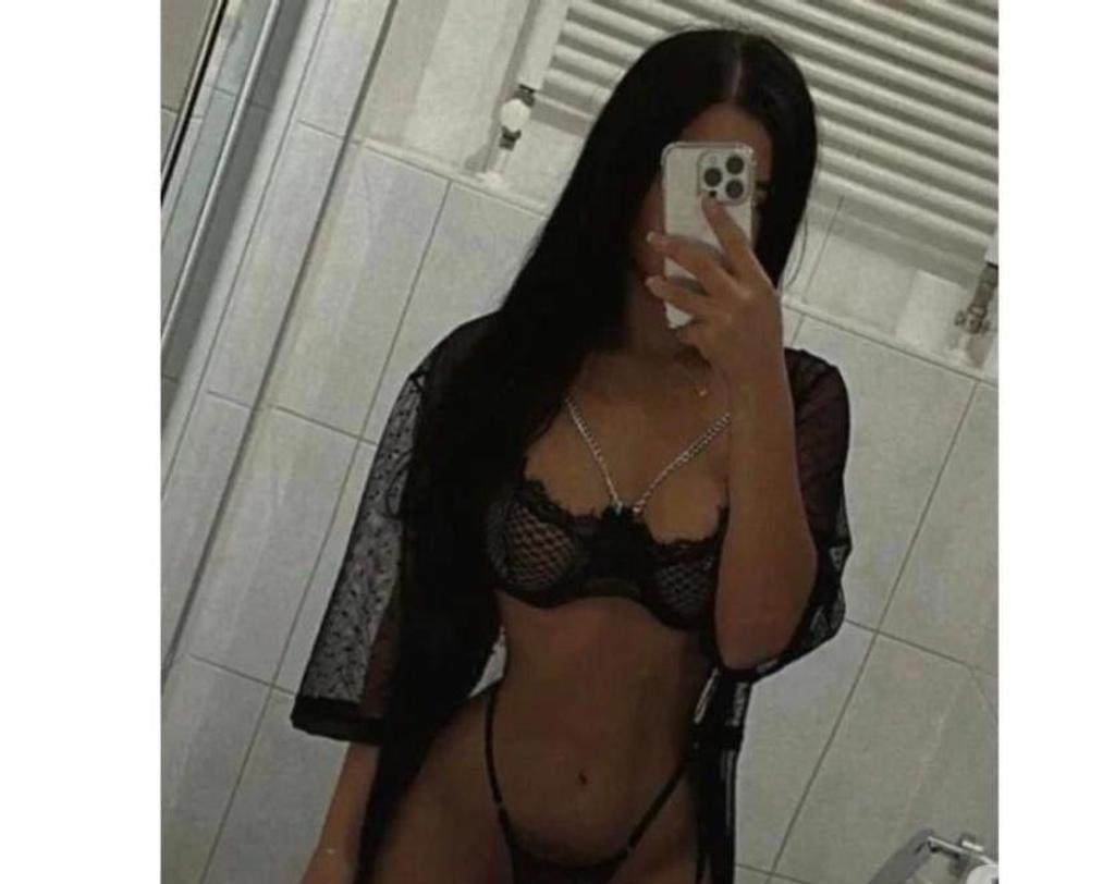  is Female Escorts. | London | United Kingdom | United Kingdom | scarletamour.com 