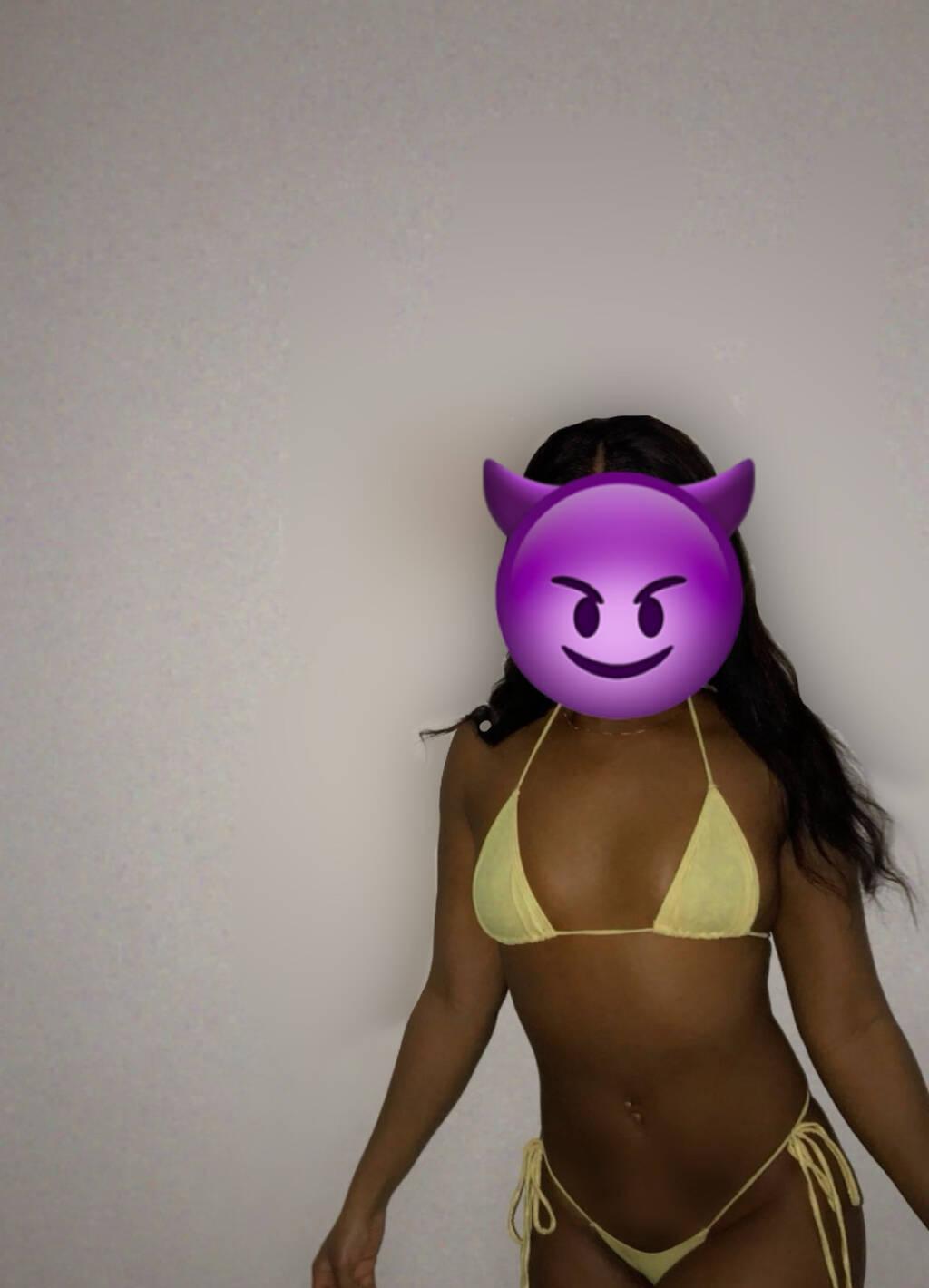 Lexxie is Female Escorts. | Montreal | Quebec | Canada | scarletamour.com 