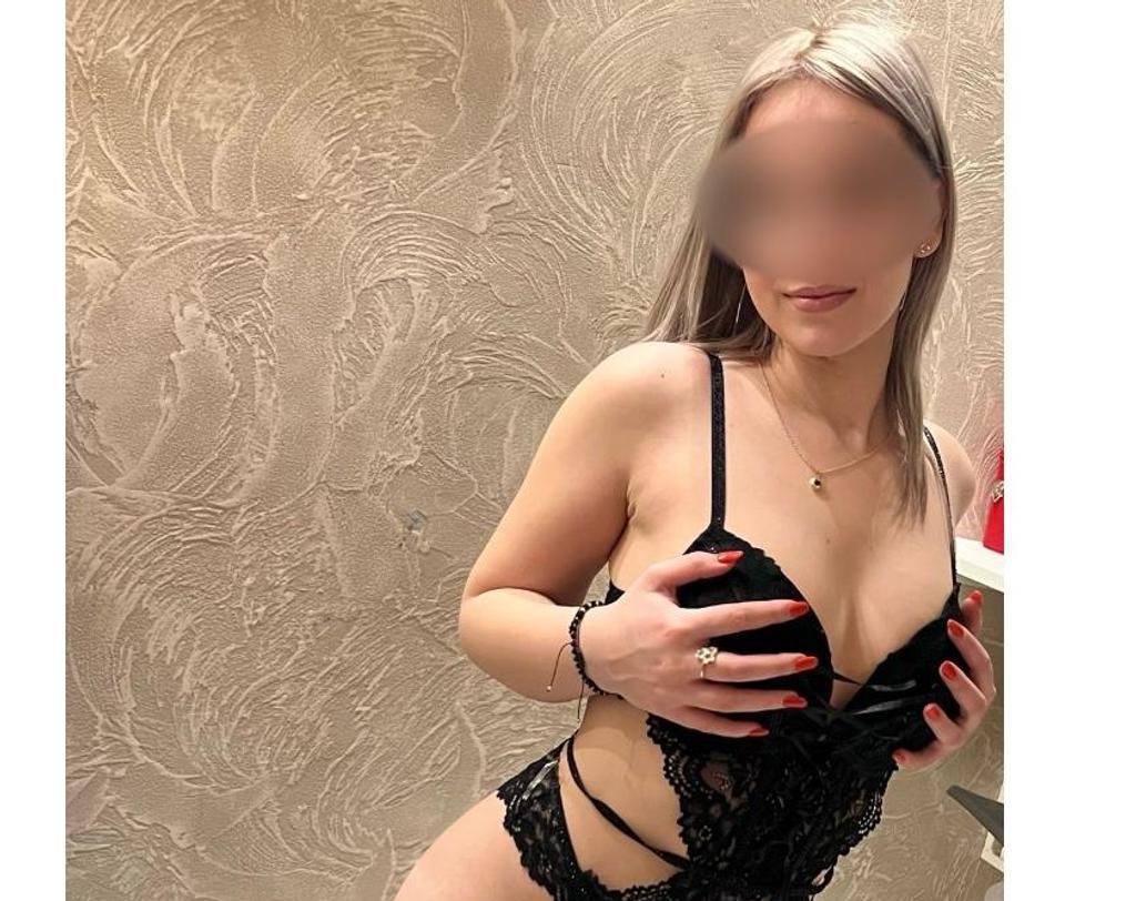  is Female Escorts. | London | United Kingdom | United Kingdom | scarletamour.com 