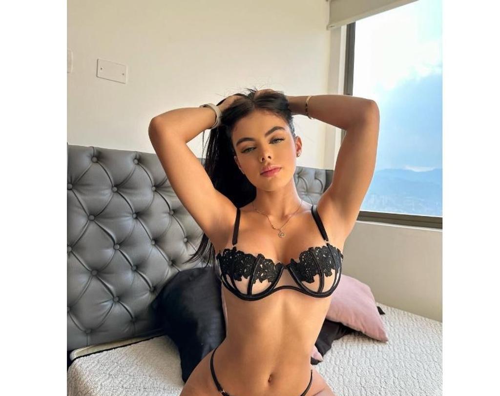  is Female Escorts. | East Midlands | United Kingdom | United Kingdom | scarletamour.com 