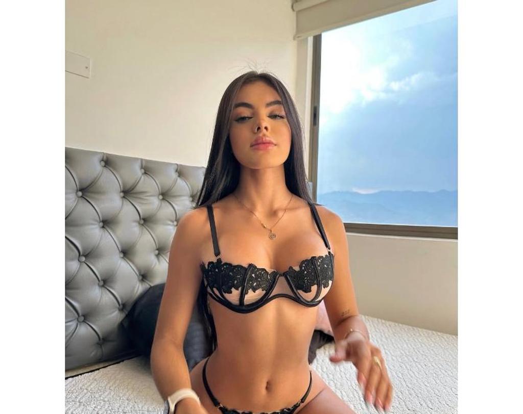  is Female Escorts. | East Midlands | United Kingdom | United Kingdom | scarletamour.com 