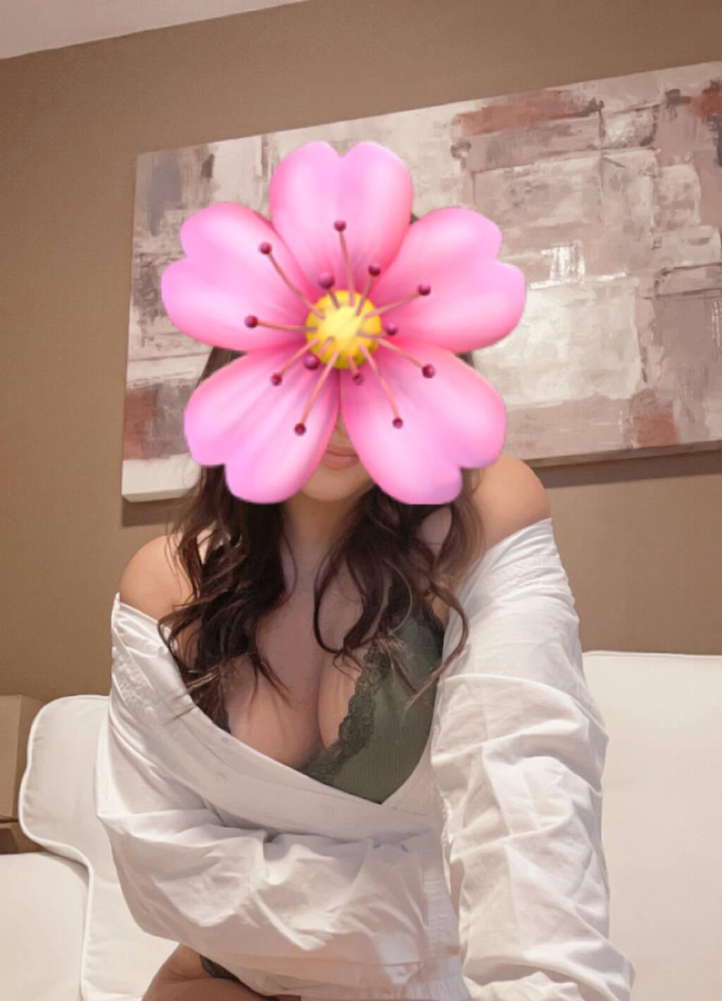 LEAH is Female Escorts. | belleville | Ontario | Canada | scarletamour.com 