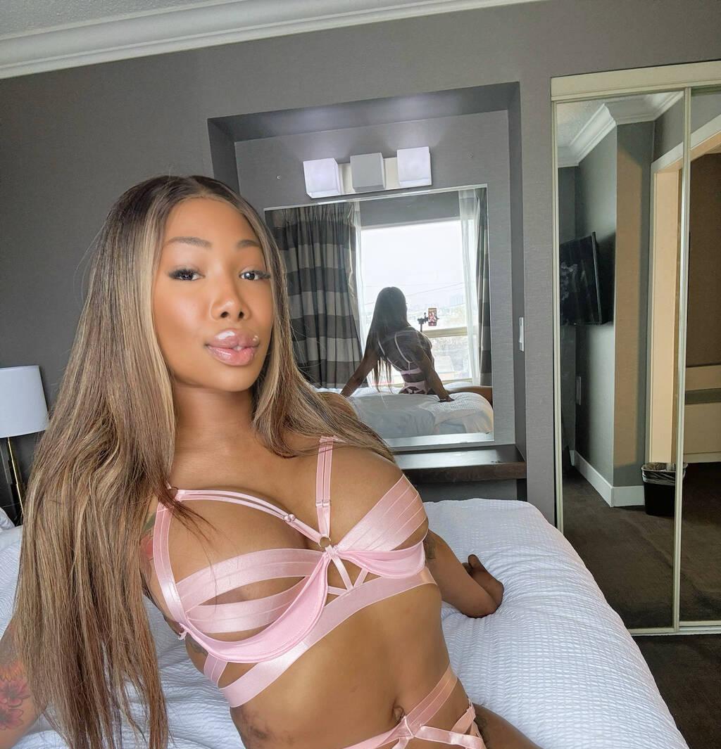 Candy Tiffany is Female Escorts. | Calgary | Alberta | Canada | scarletamour.com 