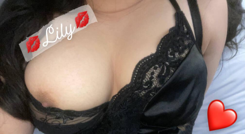 Lily is Female Escorts. | Barrie | Ontario | Canada | scarletamour.com 