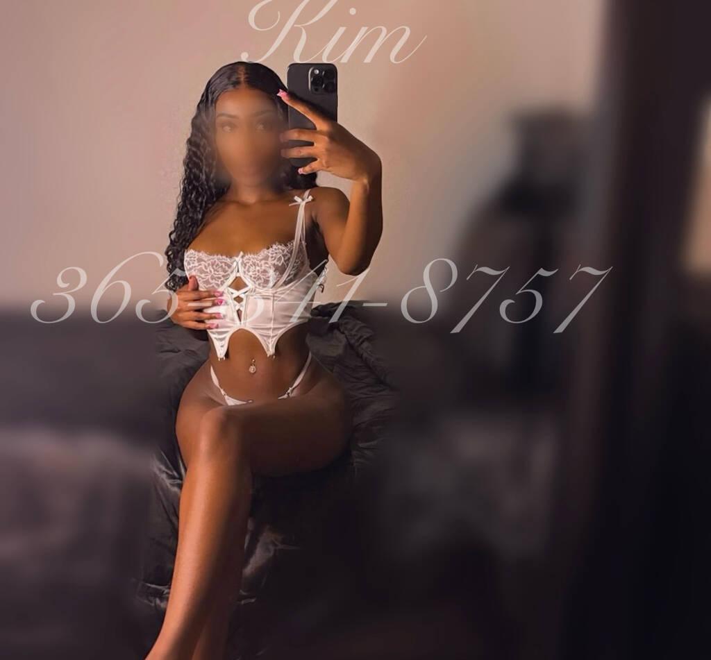 Kim is Female Escorts. | Toronto | Ontario | Canada | scarletamour.com 