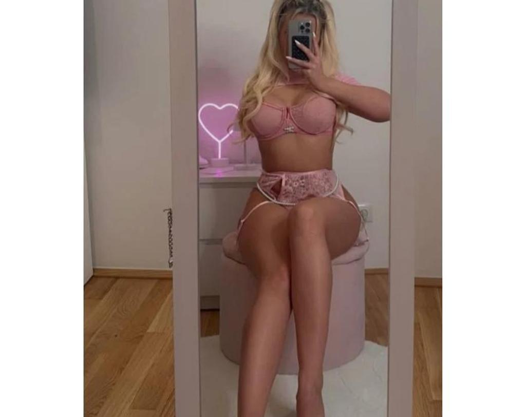  is Female Escorts. | Devon | United Kingdom | United Kingdom | scarletamour.com 