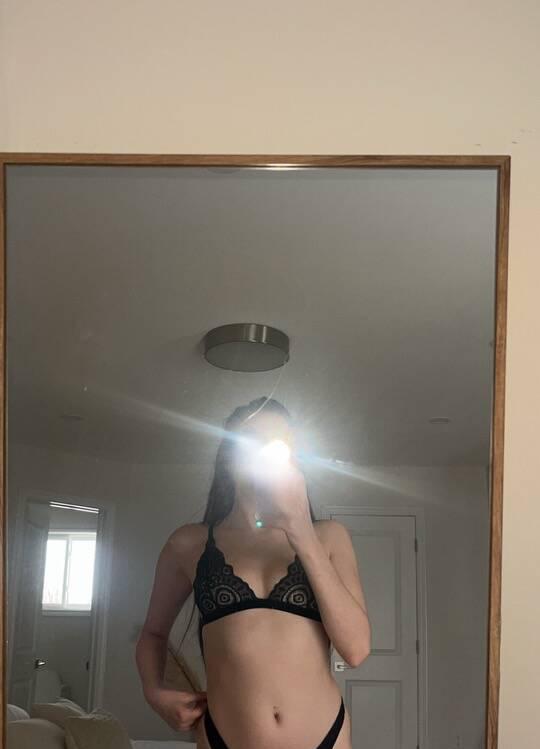 BELLA is Female Escorts. | Barrie | Ontario | Canada | scarletamour.com 