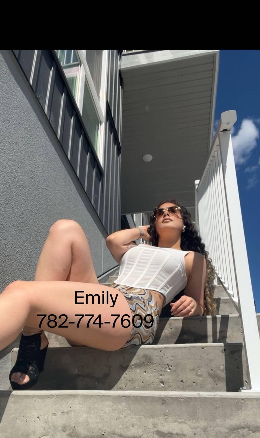 Emily wilson is Female Escorts. | Calgary | Alberta | Canada | scarletamour.com 