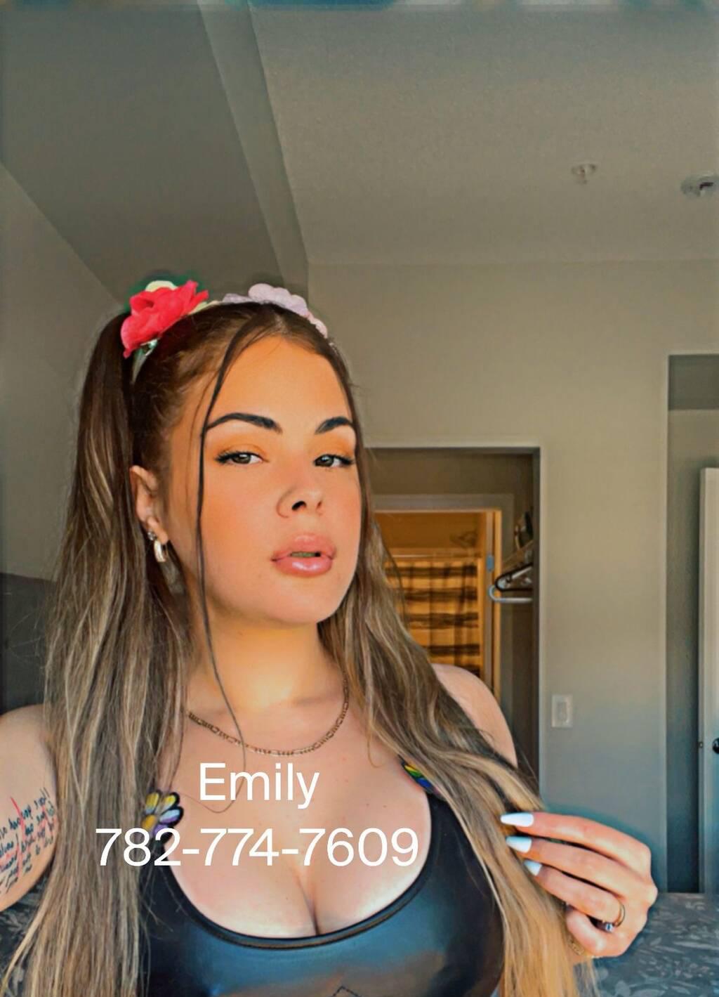 Emily wilson is Female Escorts. | Calgary | Alberta | Canada | scarletamour.com 