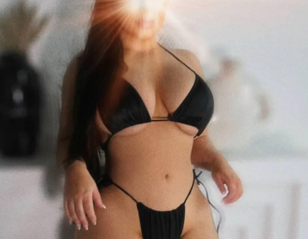 Jenna is Female Escorts. | Calgary | Alberta | Canada | scarletamour.com 