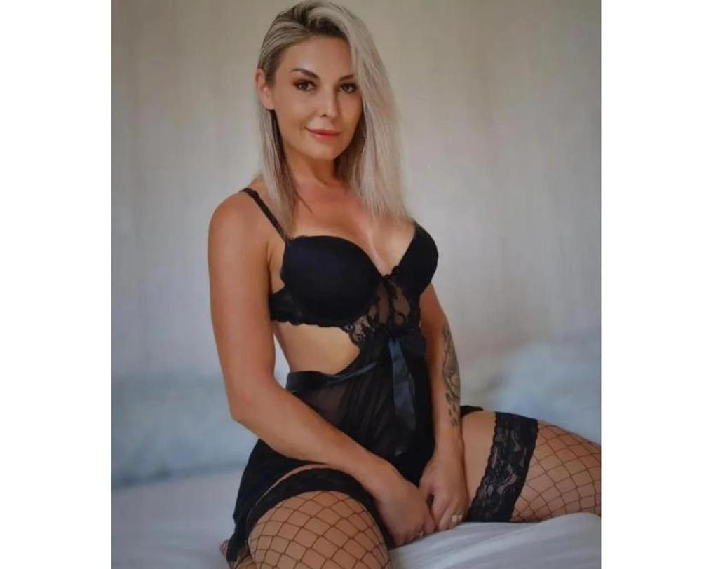  is Female Escorts. | Essex | United Kingdom | United Kingdom | scarletamour.com 