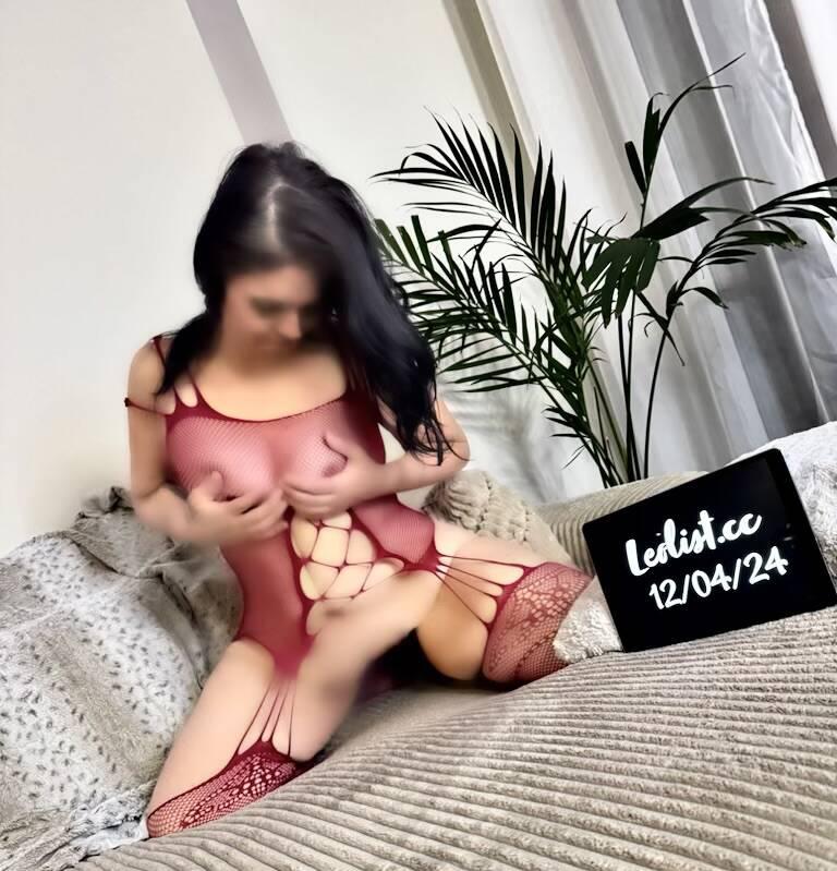 Zoe is Female Escorts. | Montreal | Quebec | Canada | scarletamour.com 