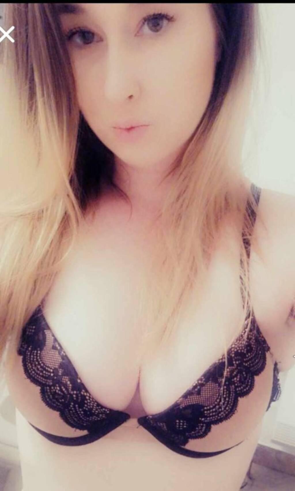 Cindy is Female Escorts. | Sherbrooke | Quebec | Canada | scarletamour.com 