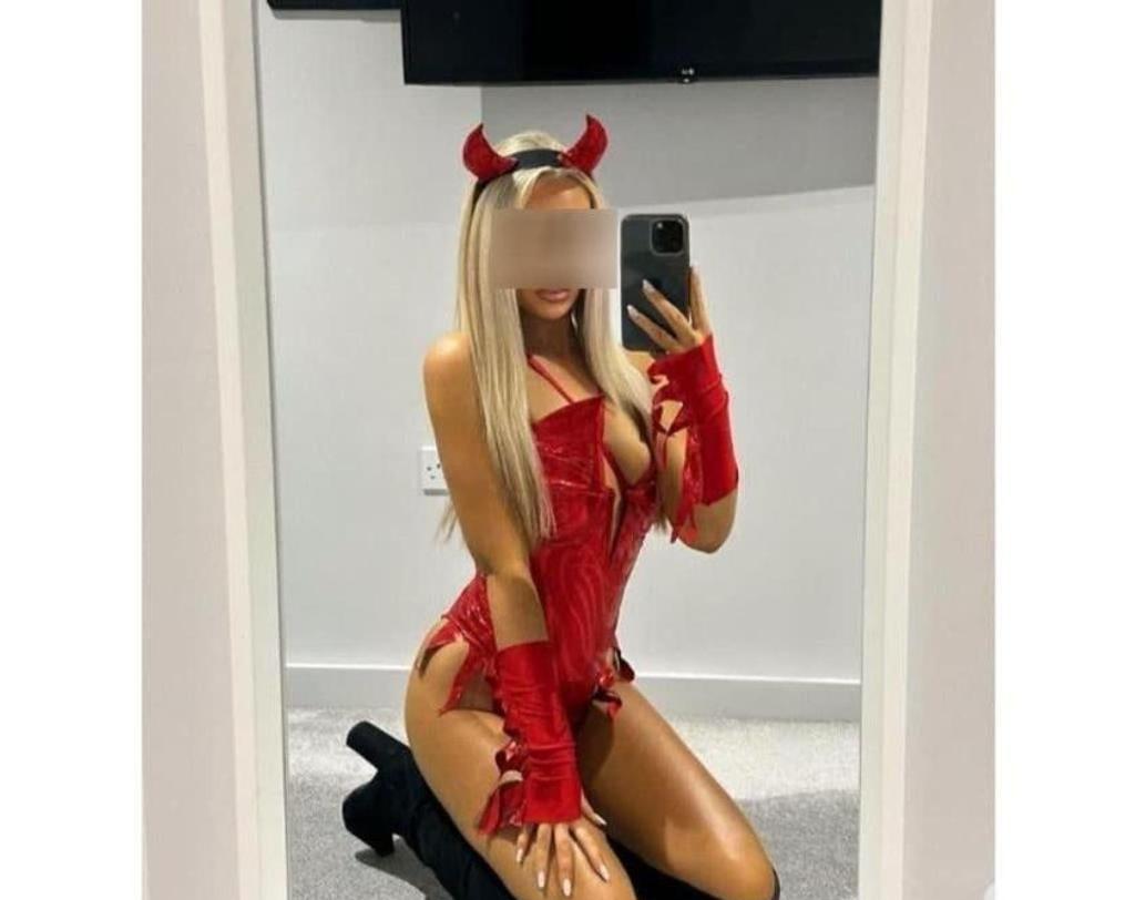  is Female Escorts. | East Midlands | United Kingdom | United Kingdom | scarletamour.com 