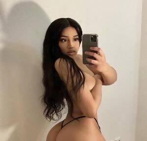 Leila is Female Escorts. | Quebec City | Quebec | Canada | scarletamour.com 