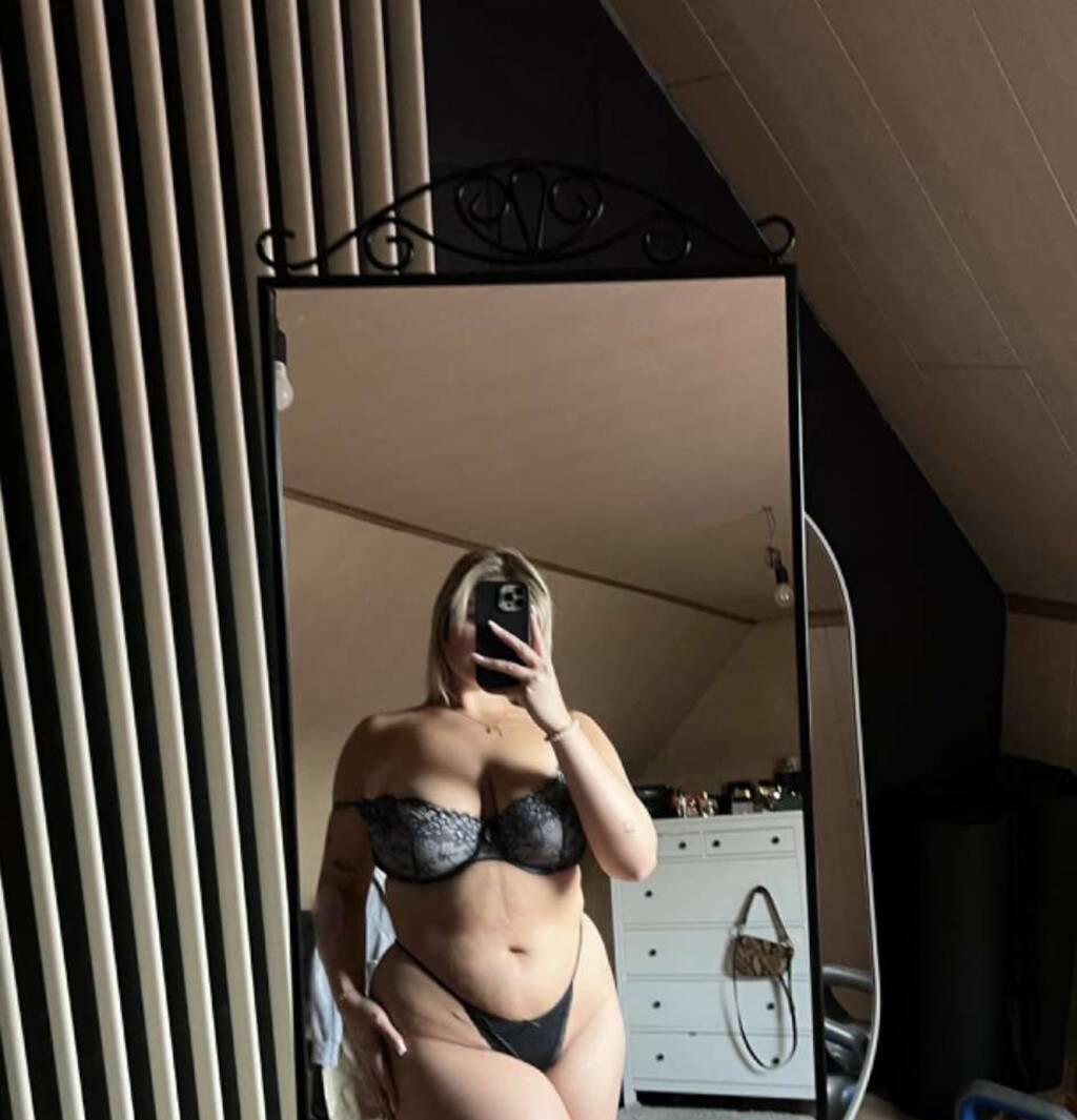 Samara is Female Escorts. | Kingston | Ontario | Canada | scarletamour.com 