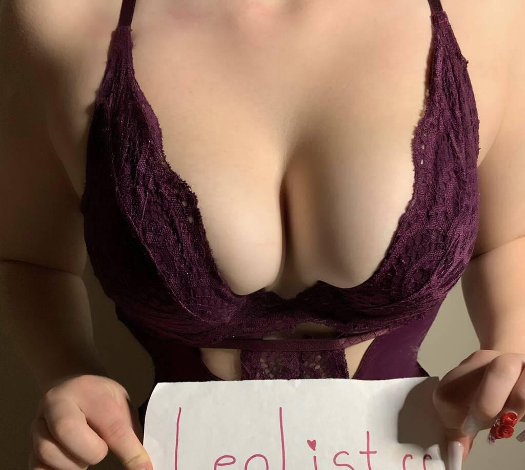 Leah is Female Escorts. | Calgary | Alberta | Canada | scarletamour.com 