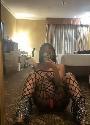 SOPHIE is Female Escorts. | Hamilton | Ontario | Canada | scarletamour.com 